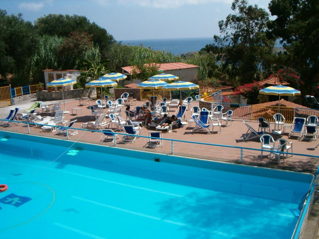מרינה די קמרוטה Villaggio Residence Villamarina מראה חיצוני תמונה